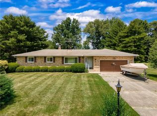2853 Pine Lake Rd, Uniontown, OH 44685