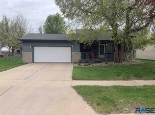 5405 W Nancy St, Sioux Falls, SD 57106