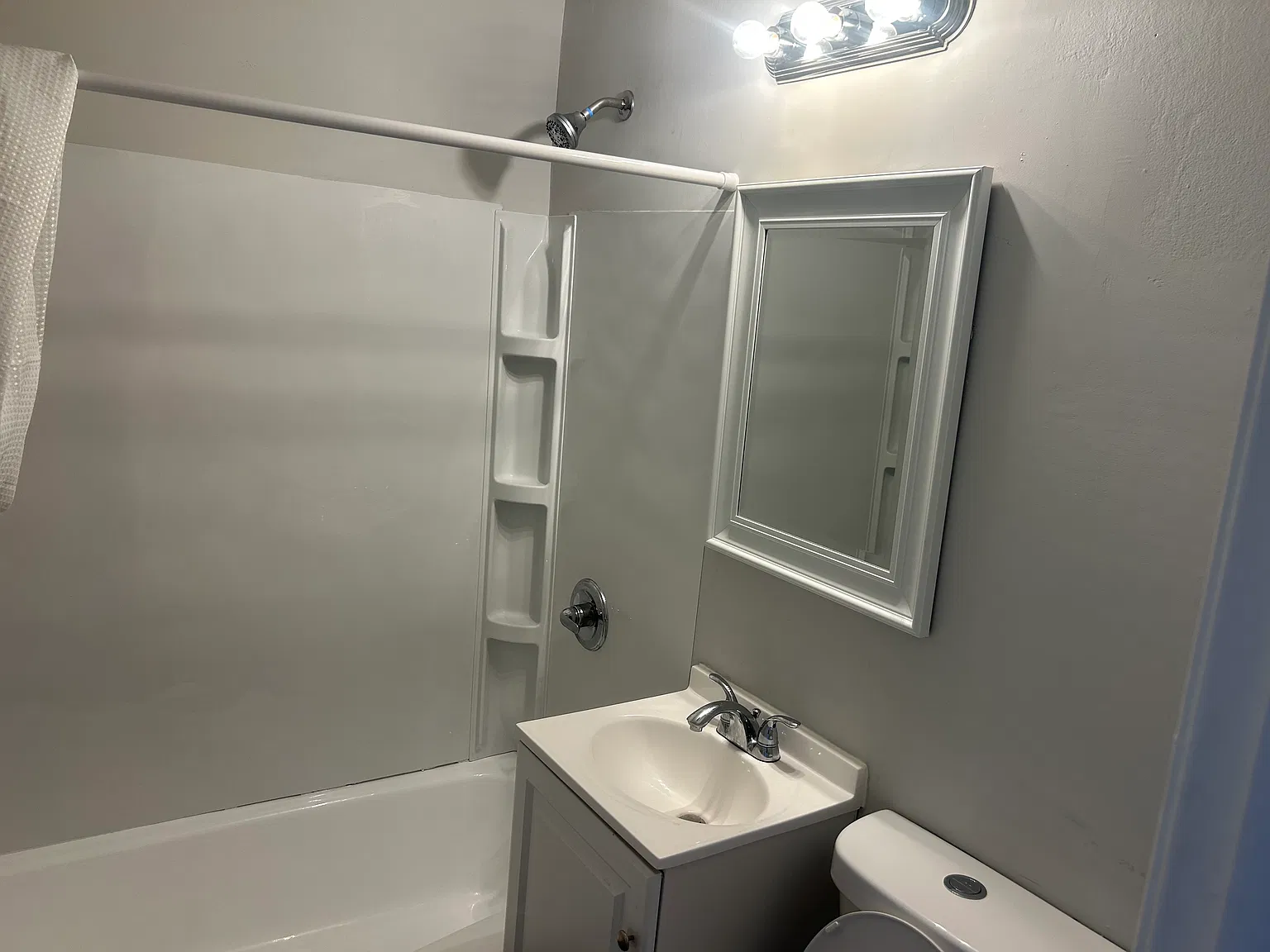 2 bed, 900 sqft, $1,500 — Photo 4