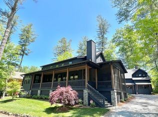 77 Lake Cove Rd, Flat Rock, NC 28731