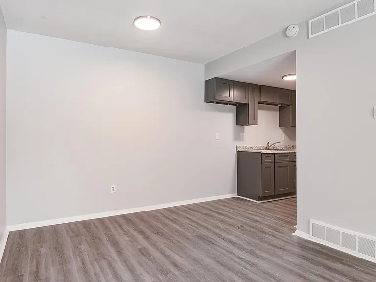 The Grove Apartments — Photo 9