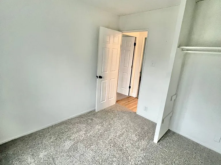 4737 Pinecrest Dr — Photo 34