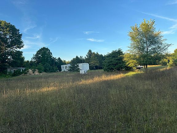 3rd image of 1075 E Madison Rd