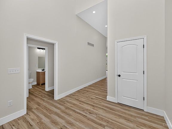 2nd image of 8391 Dimmick Rd