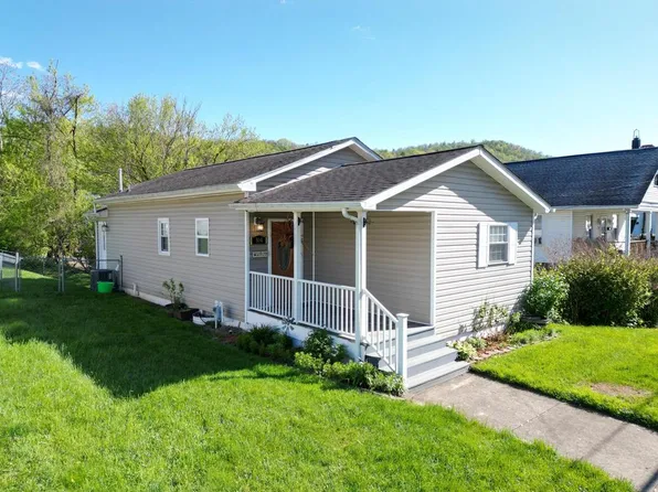 304 Third Avenue, Paden City, WV 26159