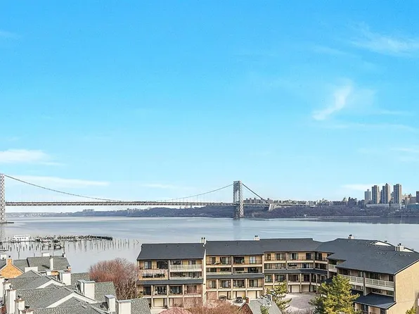 1203 River Rd APT 7D, Edgewater, NJ 07020