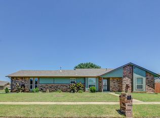 1360 NW 8th St, Moore, OK 73170