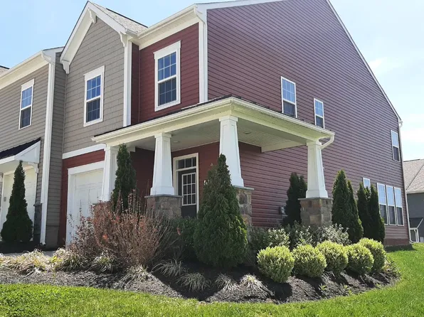 138 Charterhouse St, Falling Waters, WV 25419