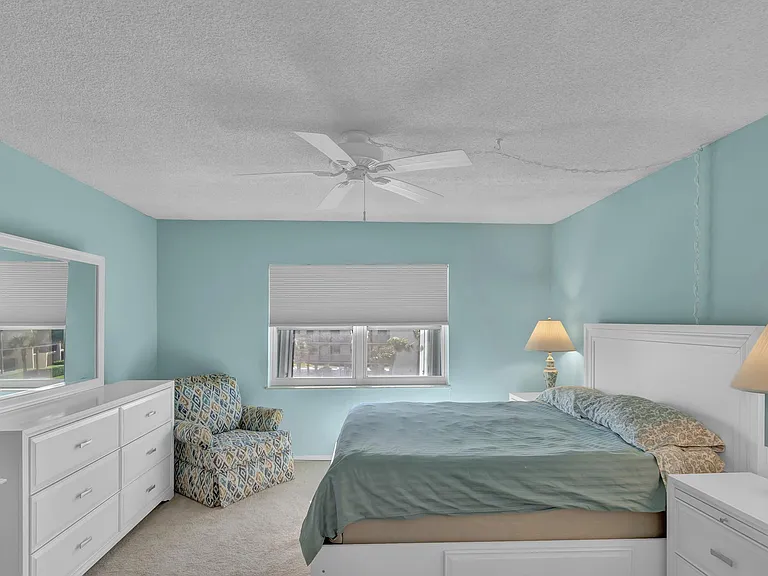 4049 Ocean Dr #201 — Photo 17