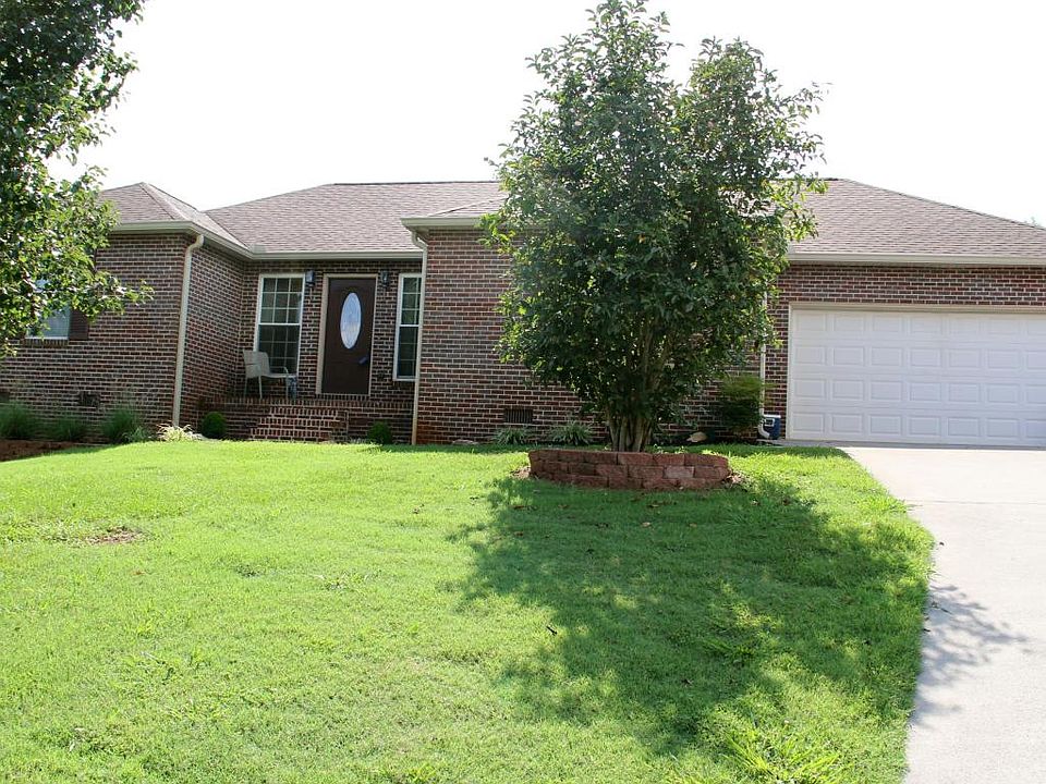 1st image of 120 Whitney Dr
