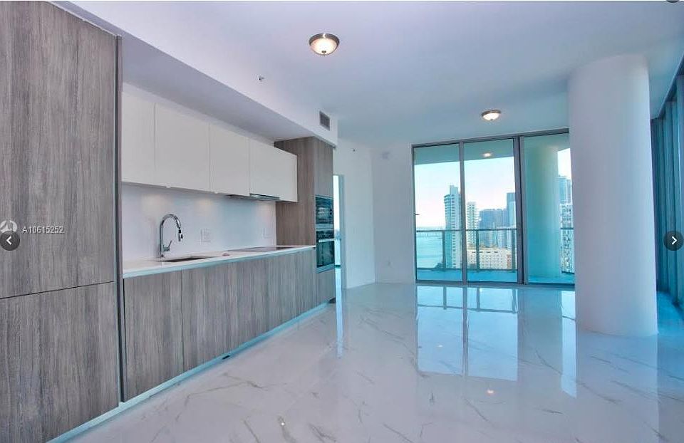 1st image of 2900 NE 7th Ave #18