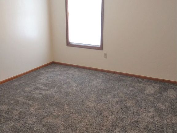 5th image of 212 S Silverwood Ln #C