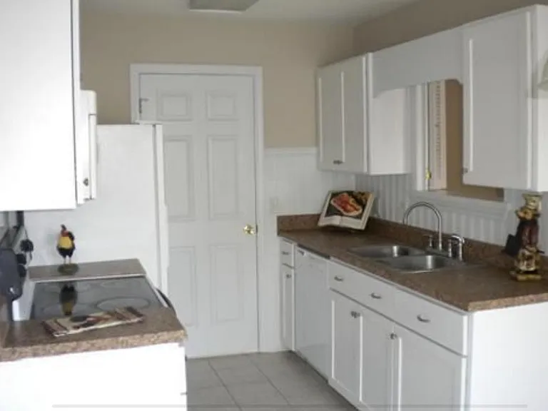 34 Leeward Dr — Photo 2
