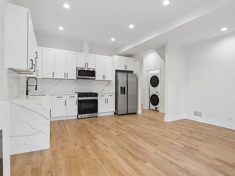 2002 W Huron St #1F — Photo 10