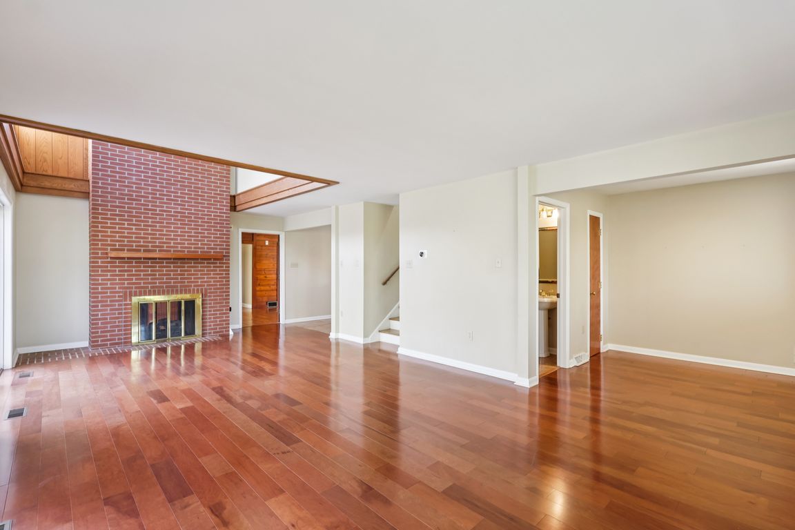 next background image