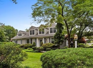 32 Hidden Rd, Andover, MA 01810