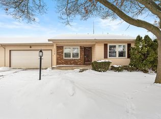 1903 Stonehedge Ln, South Bend, IN 46614