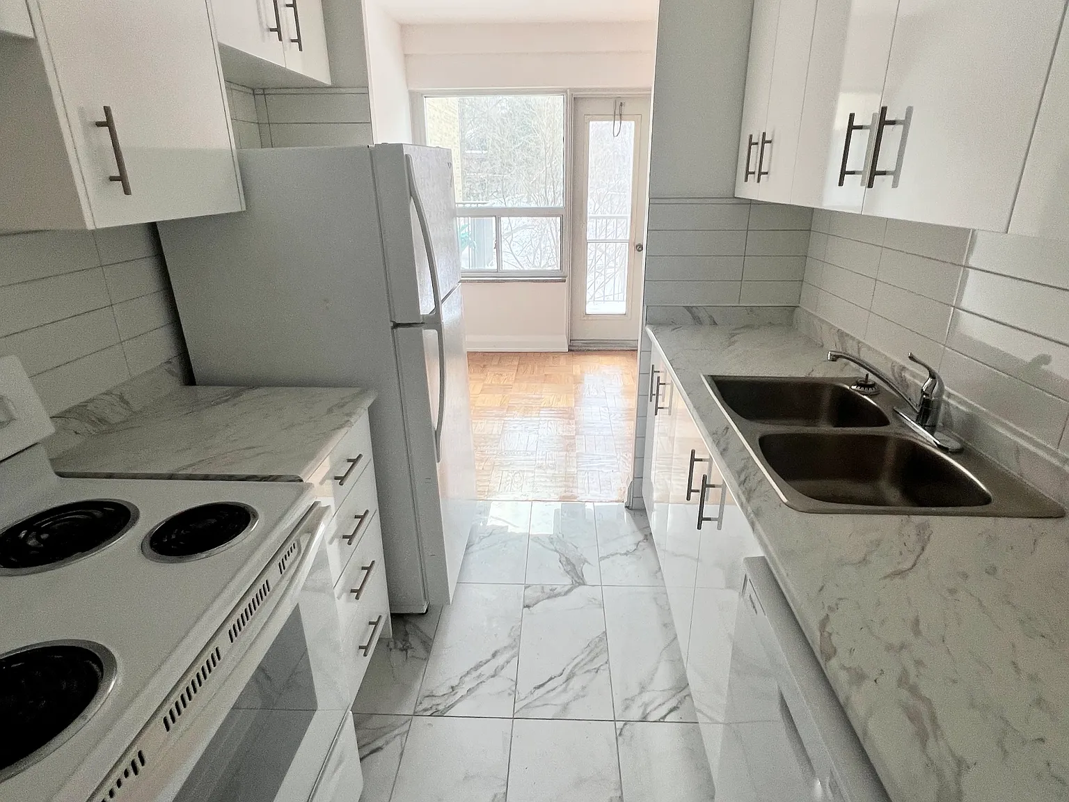 Valleyview Apartments — Photo 1