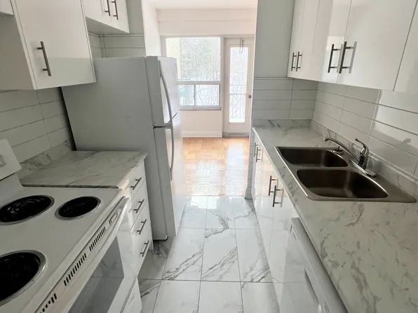 Valleyview at 1603 Bathurst Street