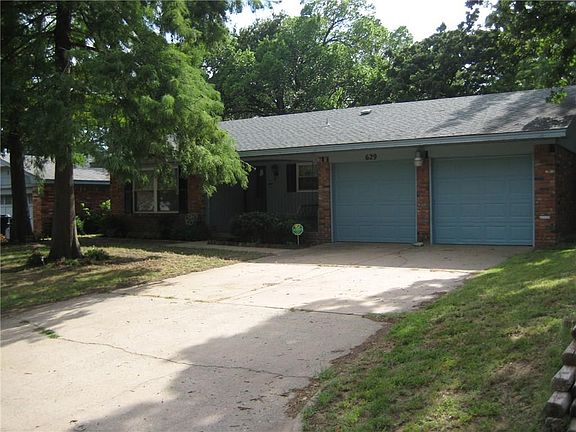 2nd image of 629 N Woodland Way