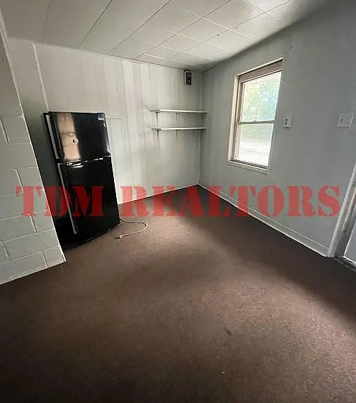 10100 S Saginaw St #5 — Photo 1