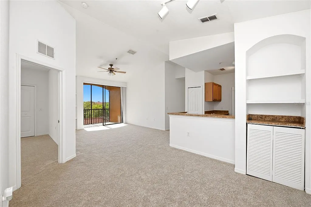 3 bed, 2.0 bath, 1285 sqft, $1,595 — Photo 3