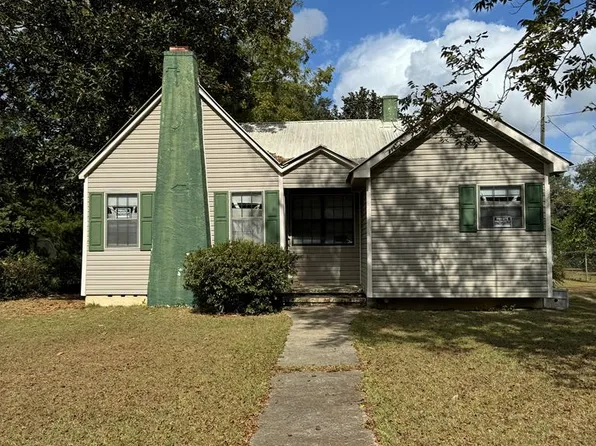 605 Windsor Ct, Dothan, AL 36303