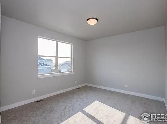 3rd image of 519 Vivian St