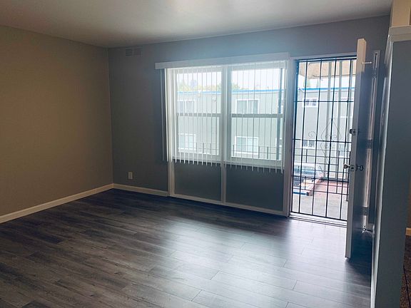 4th image of 6638 Macarthur Blvd APT 28