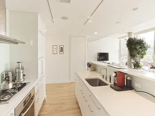 Sold by Sotheby's International Realty | media 12