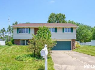 4 Northfield Ct, East Peoria, IL 61611