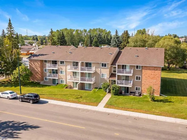 49 N Bennett St #201, Red Deer, AB T4R 1V4