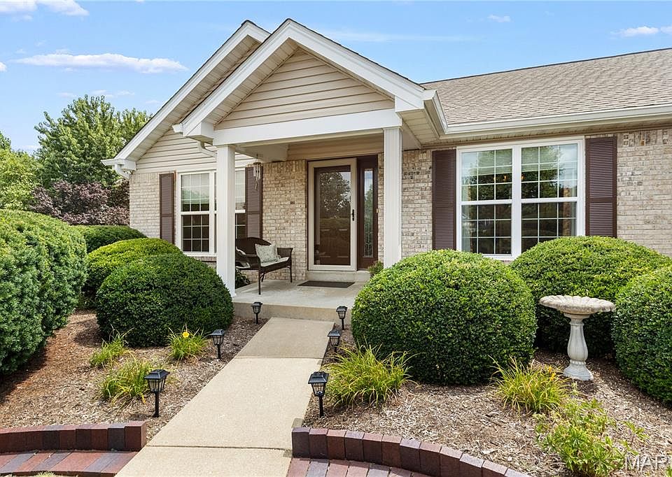 1st image of 8 Autumn Grove Ct