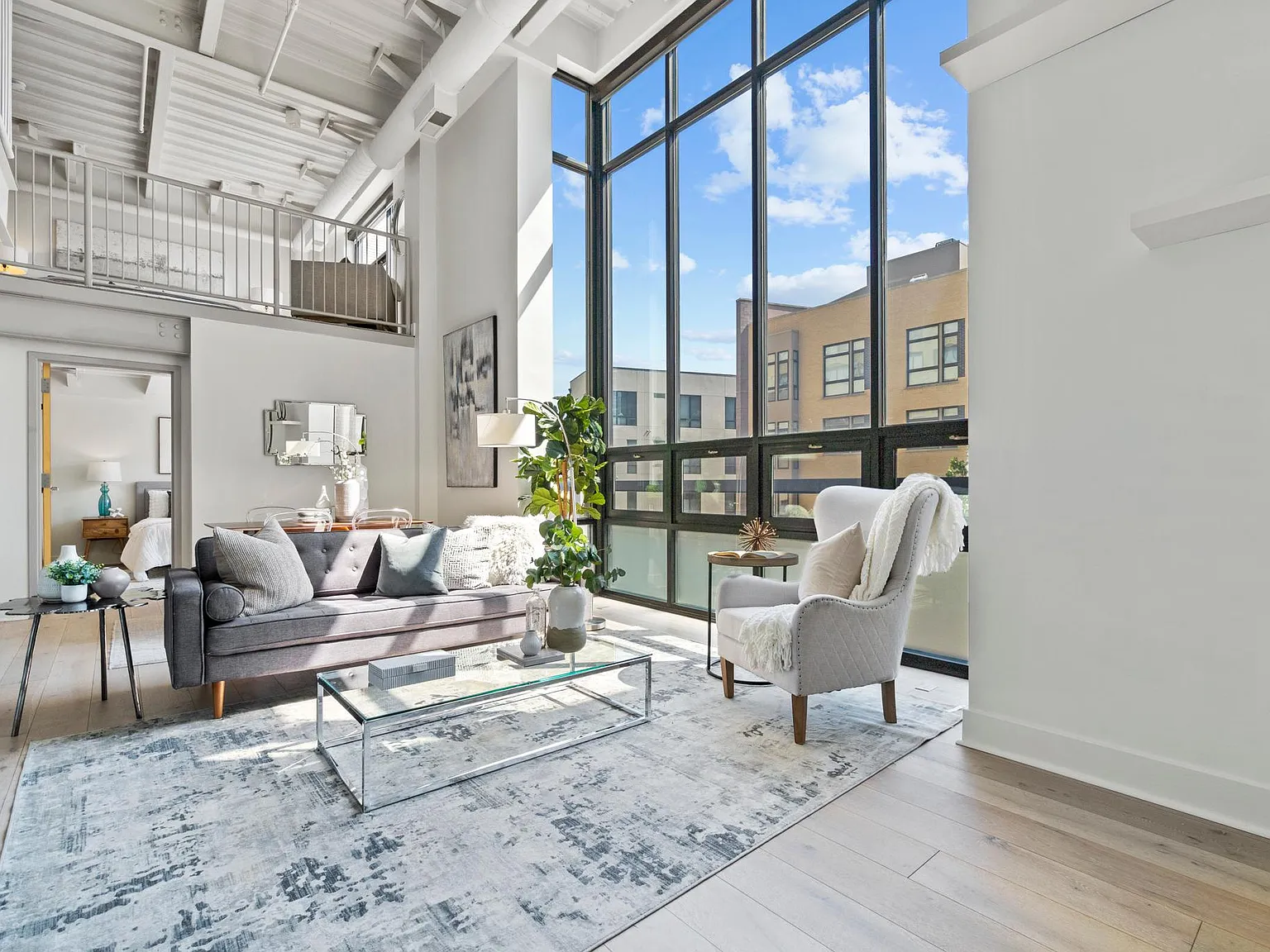 2 bed, 1300 sqft, $4,000 — Photo 1