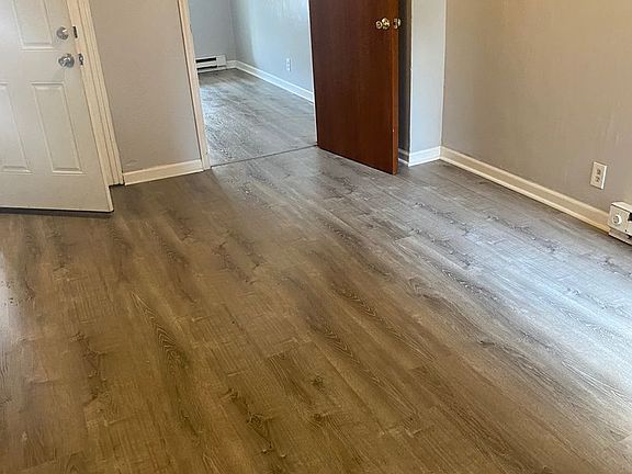 5th image of 624 Park St APT 1