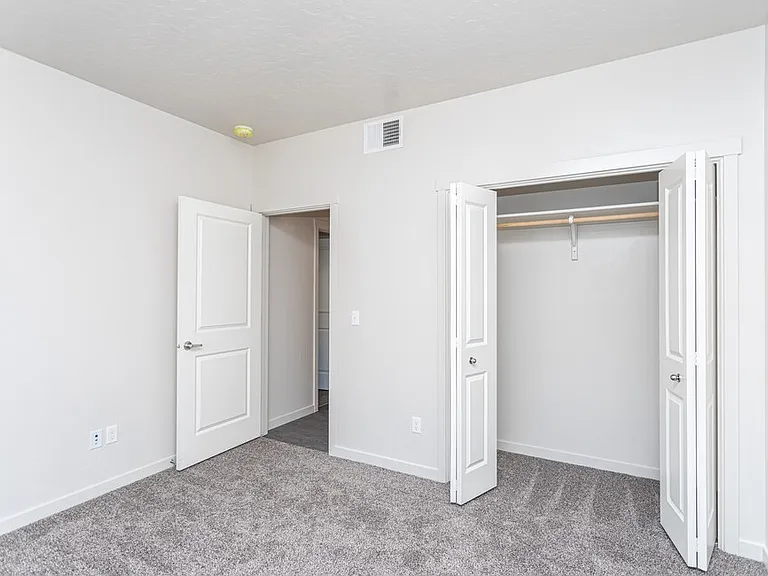 Quail Point Apartments — Photo 32