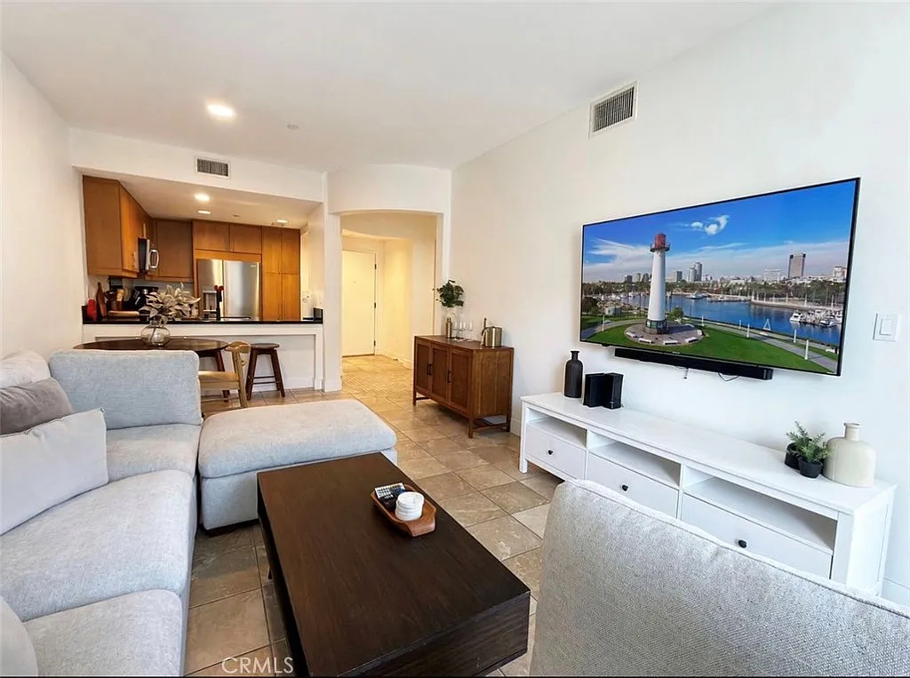 2 bed, 970 sqft, $3,800 — Photo 2
