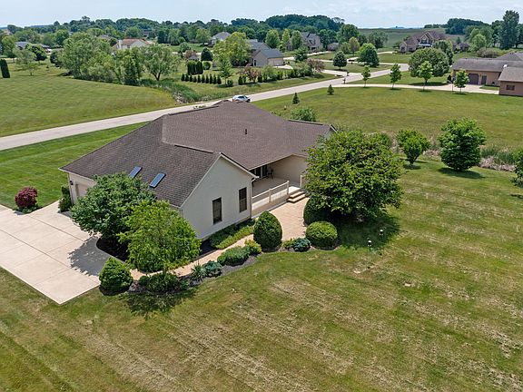 3rd image of 4513 Meadowgrove Dr NW