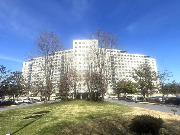 10201 Grosvenor Pl APT 1117, Rockville, MD 20852