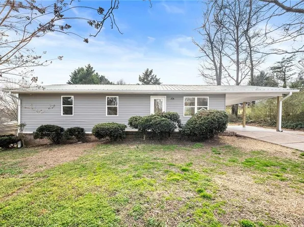 2180 Deville Ln, Gainesville, GA 30507