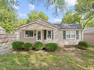 318 SW 10th St, Blue Springs, MO, 64015