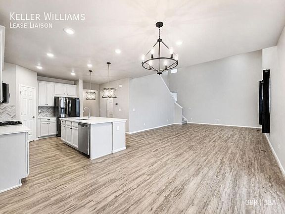4th image of 915 Alpine Ave