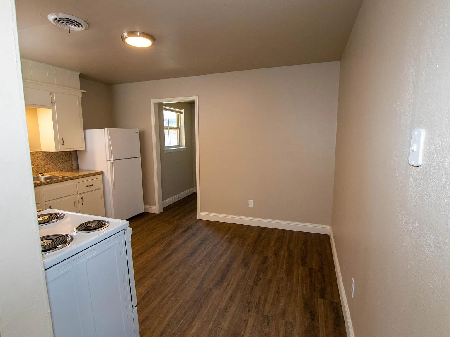 2 bed, 836 sqft, $750 — Photo 3