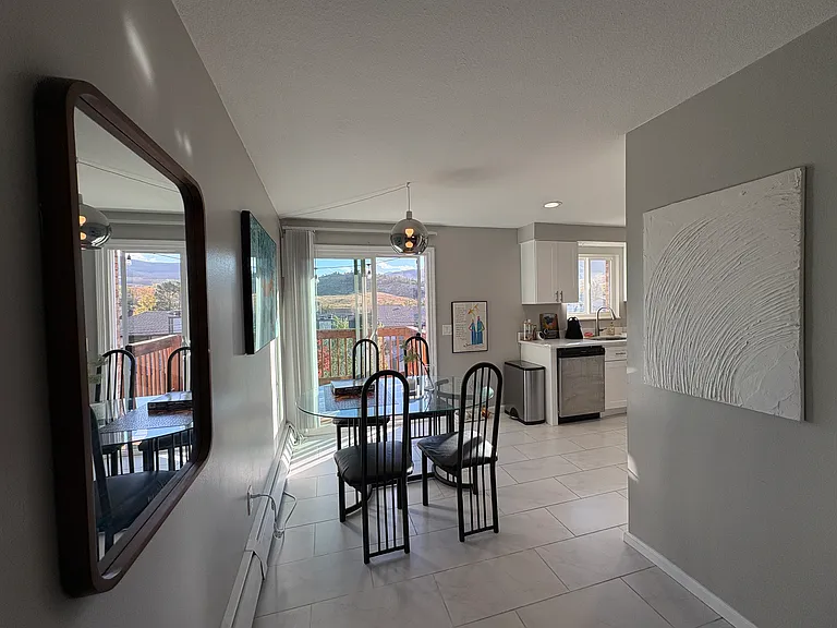 The views from this apartment are gorgeous!