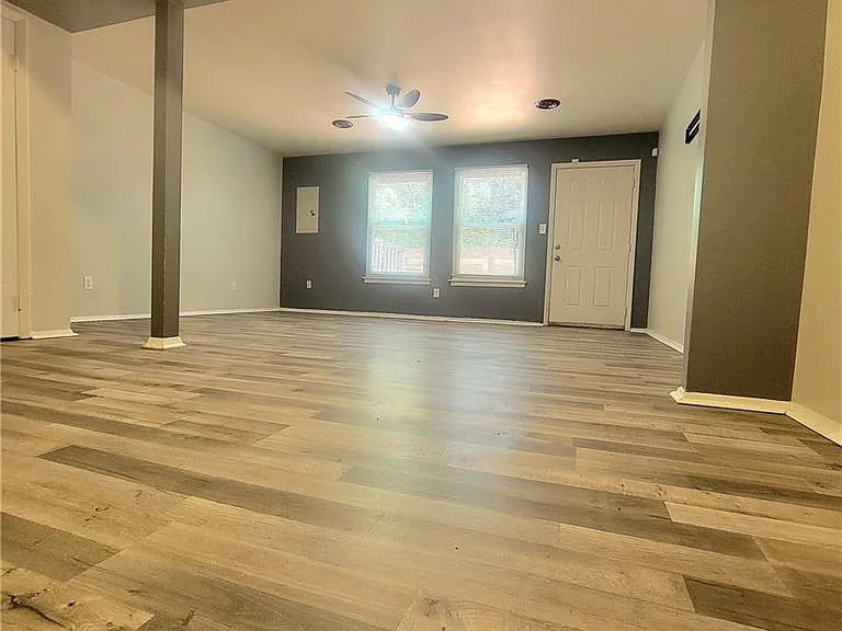 1537 Darren Cir — Photo 3