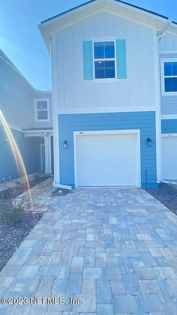 3 bed, 2.5 bath, 1445 sqft, $2,050 — Photo 1