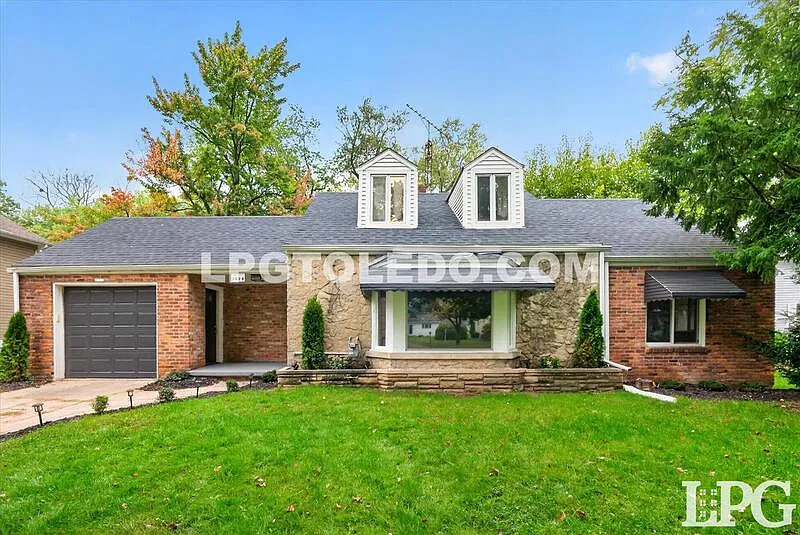 4 bed, 3.0 bath, 1727 sqft, $2,195 — Photo 1