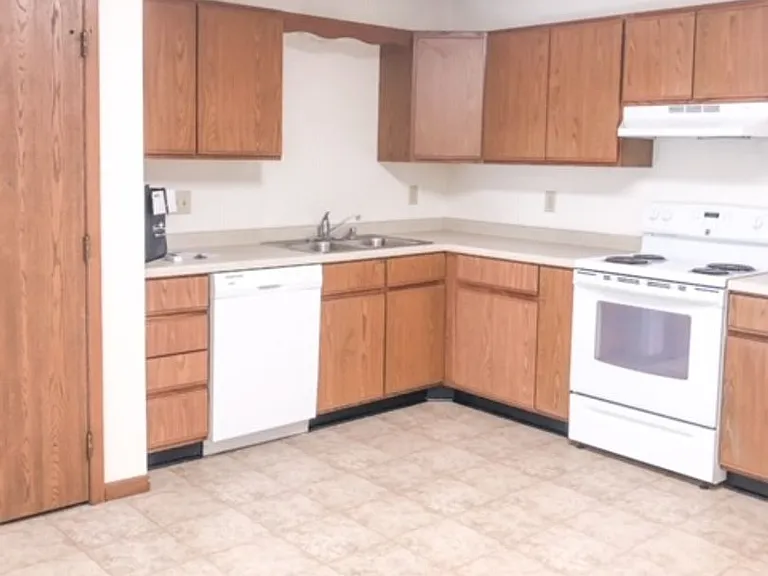 919 Briar Ln — Photo 22