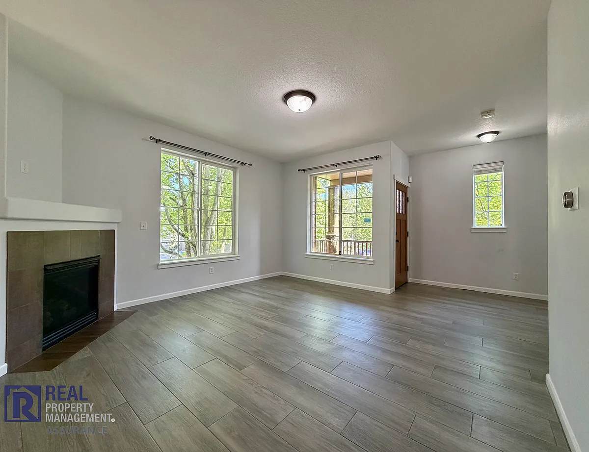 Building Photo - 16205 SW Gage Ln