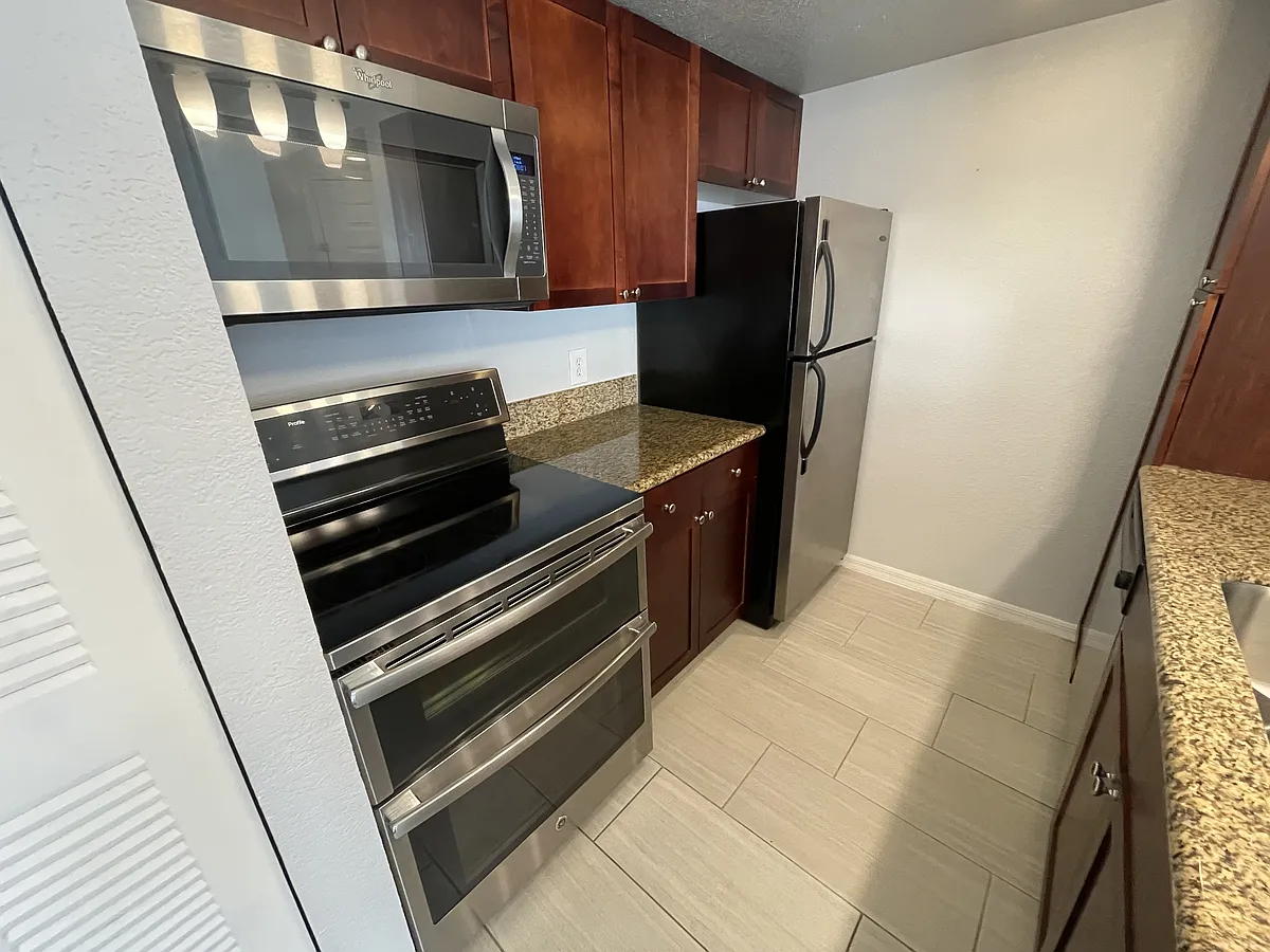 Building Photo - 5128 Conroy Rd #713HOA